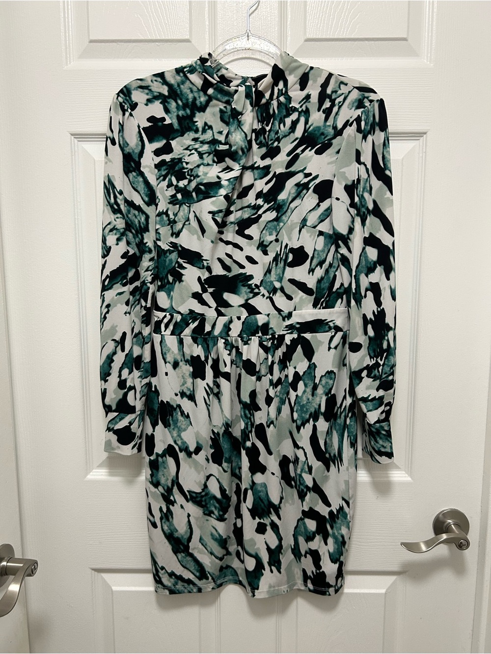Jennifer Lopez Teal & Black Long-Sleeve Abstract Print Dress